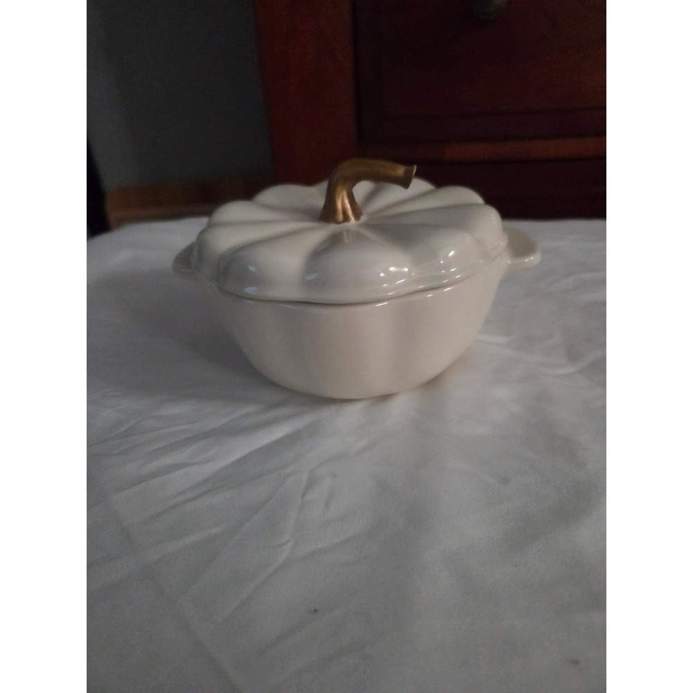 Pioneer Woman Pumpkin Cocotte Linen White Stoneware 13.5oz Mini Baker Gold Stem